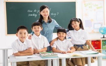 作文我的老师400字模板7篇
