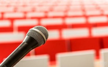 《自己》演讲稿优秀6篇
